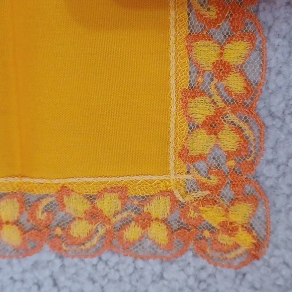 Dupont Vintage Cloth Napkins With Floral Lace Edges, Two Packs Of Four Napkins - Picture 11 of 14